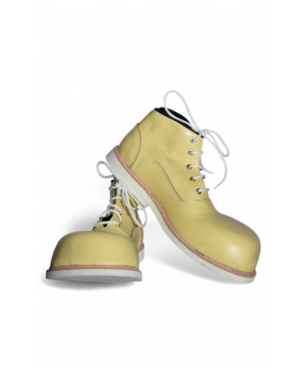 Zapato N. 43 pato  de Payaso Crema