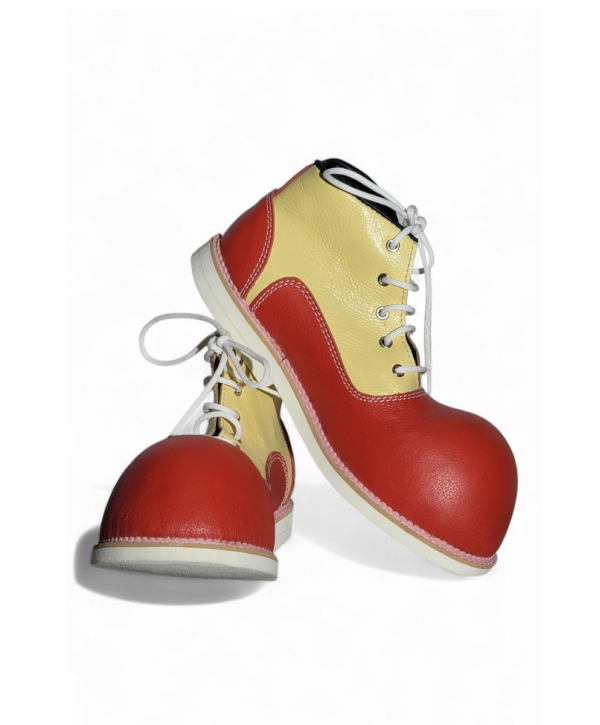 Zapato N. 42  de Payaso Rojo Crema